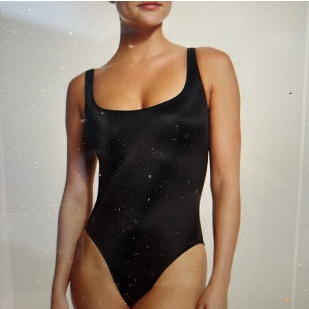 Norma Kamali OMO One Piece Swimsuit Black Scoop Neck Bodysuit Medium